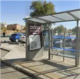 Marquesina de autobús en el cruce de la calle de Gandhi con Luis Ruiz, Ciudad Lineal, Madrid